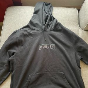Hurley sweatsuit outfit. Hoodie and matching shorts xl.